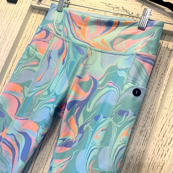 Gilly Hicks Pants - NWT Gilly Hicks leggings Size Small